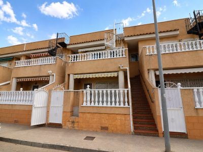 West-facing top-floor apartment in Rojales with private solarium and open countryside views, Costa Blanca
